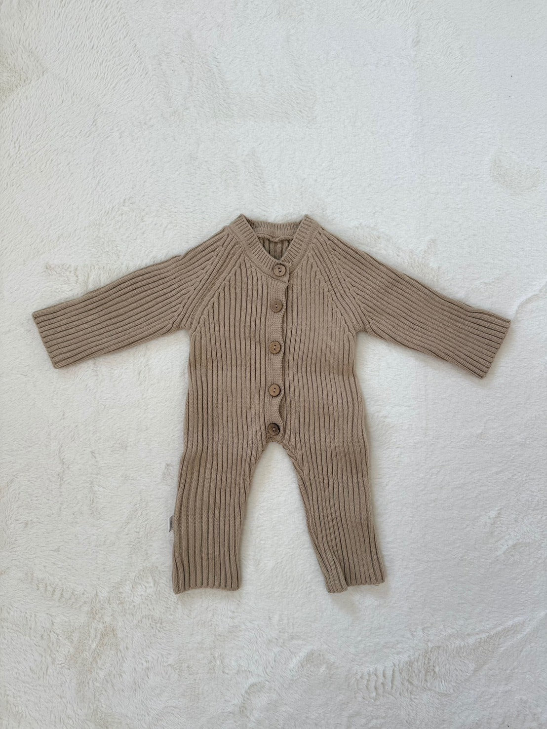 もこもこリブニットロンパース