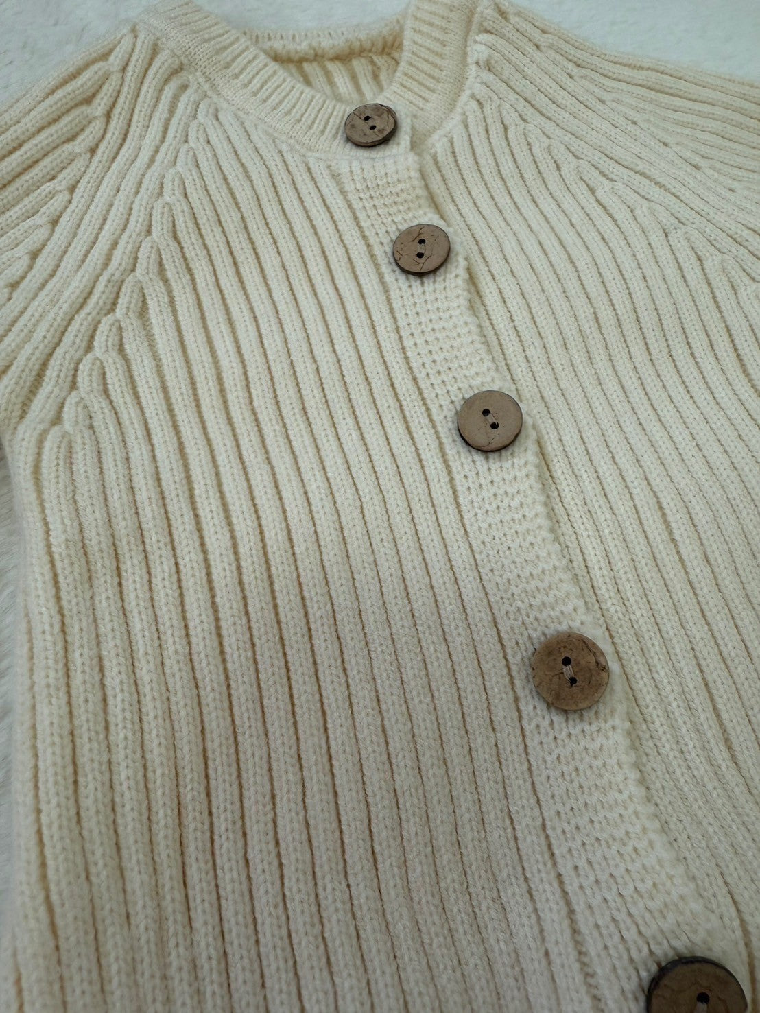 もこもこリブニットロンパース