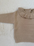 フリル襟のナチュラルニットトップス