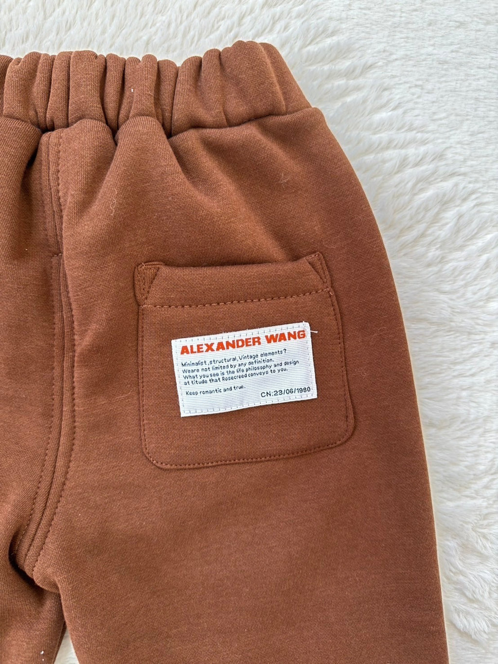 コットンベーシックロングパンツ4色展開・ウエストゴム・ワンポイントタグ付き