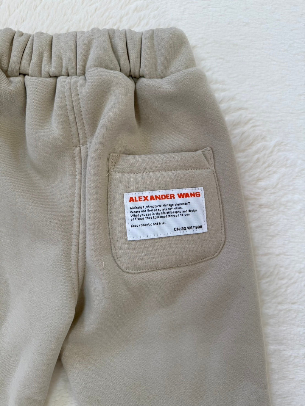 コットンベーシックロングパンツ4色展開・ウエストゴム・ワンポイントタグ付き