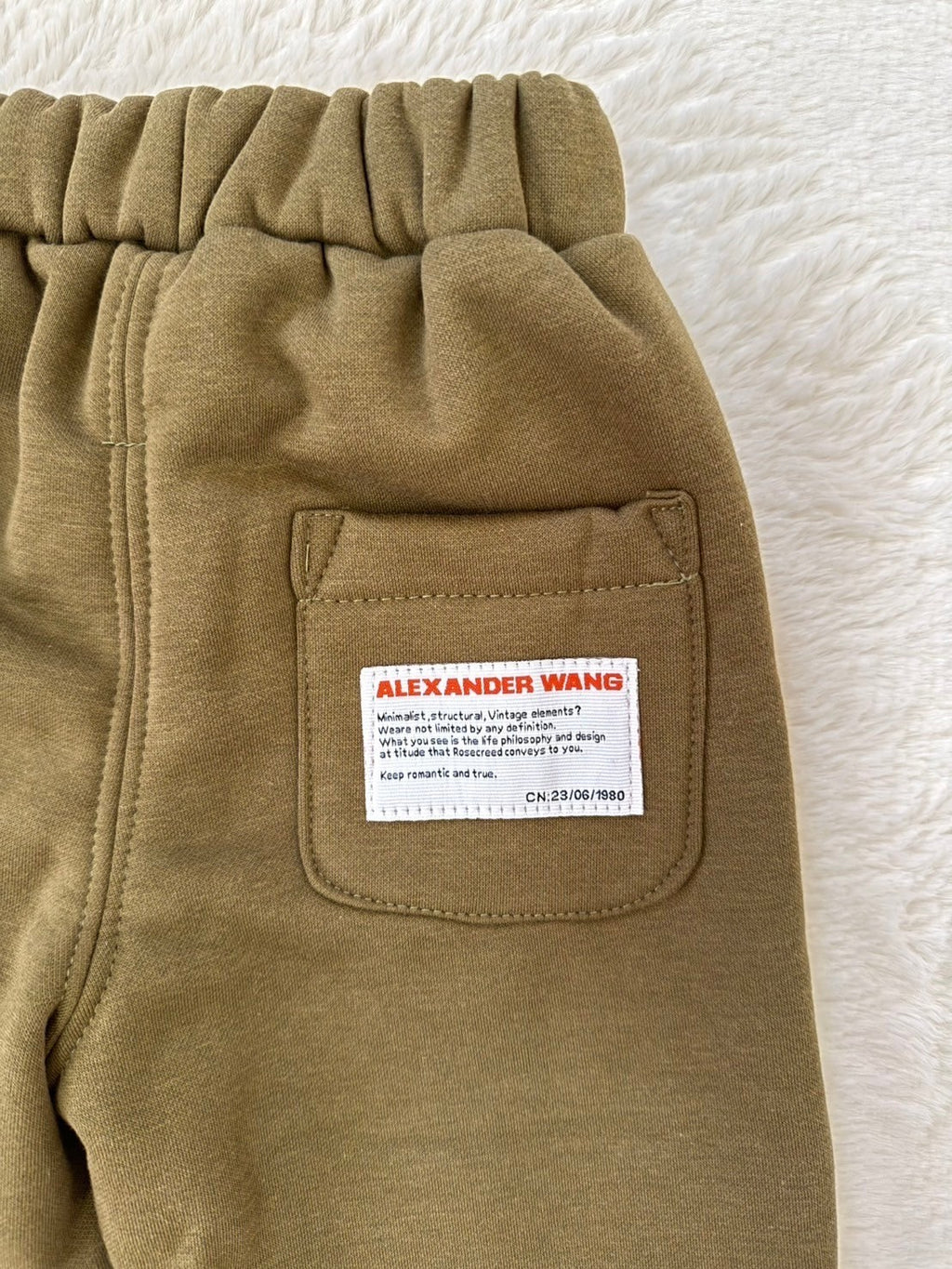 コットンベーシックロングパンツ4色展開・ウエストゴム・ワンポイントタグ付き