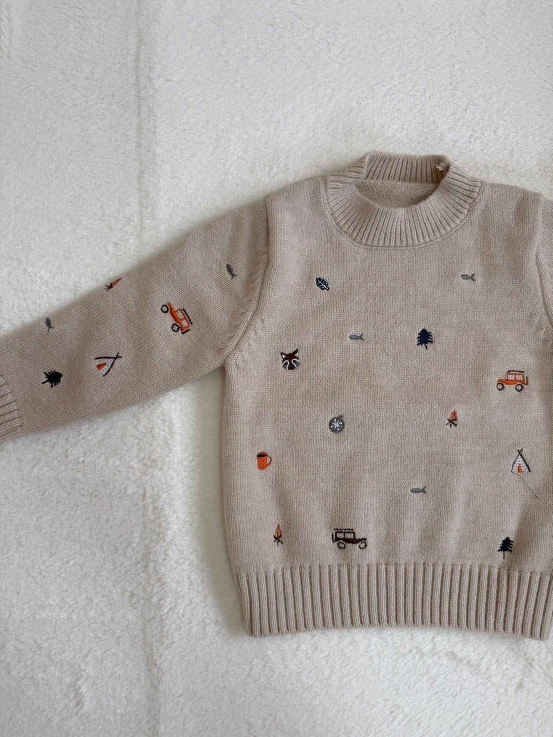 キャンプモチーフ デザインニット