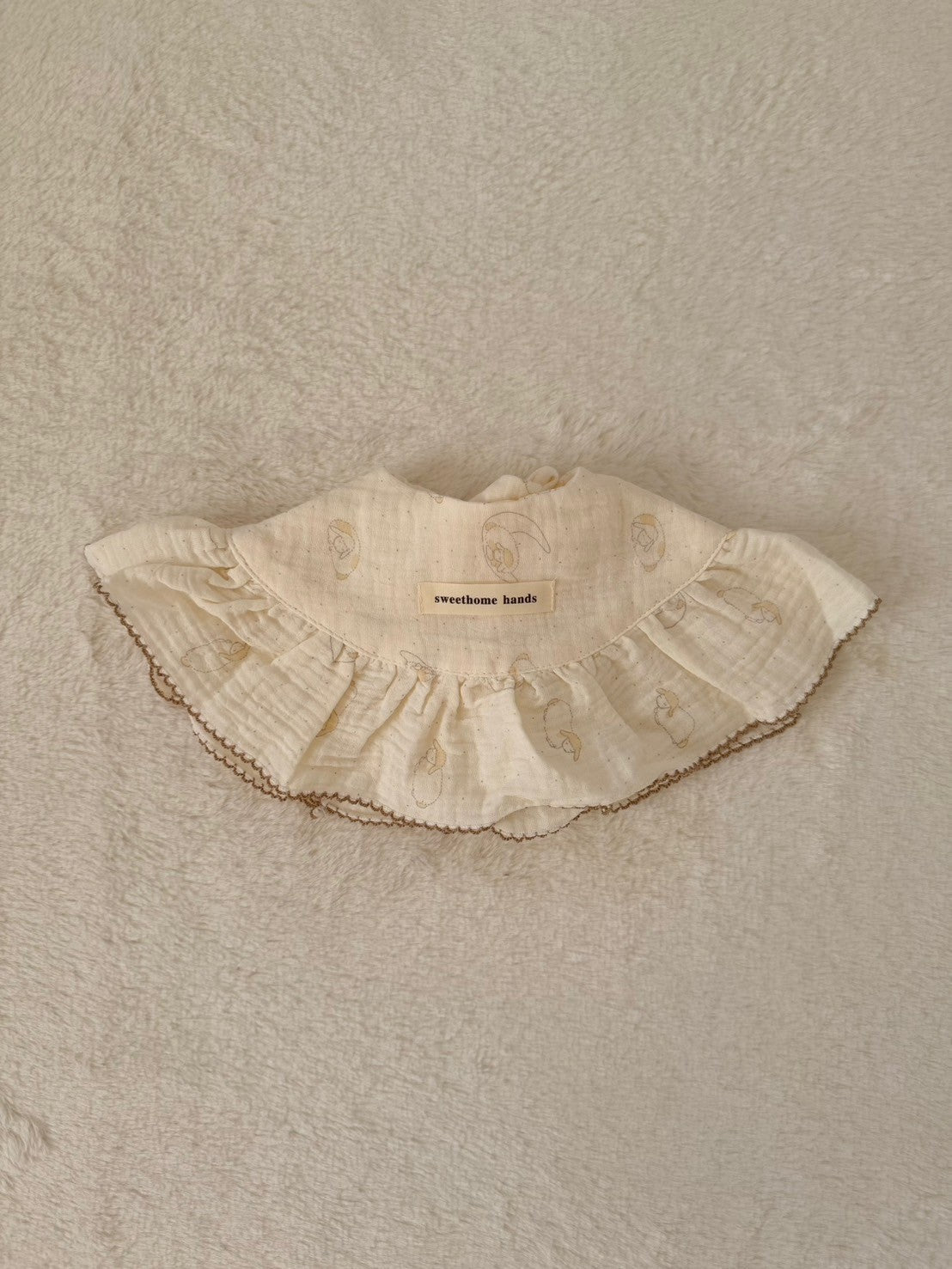 くすみカラーのコットンガーゼスタイ｜フリル×花柄・動物柄（全6柄）