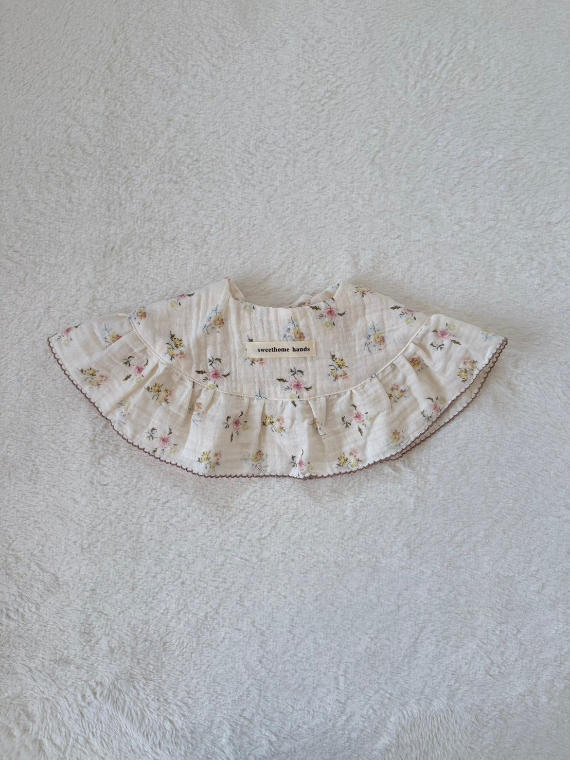 くすみカラーのコットンガーゼスタイ｜フリル×花柄・動物柄（全6柄）